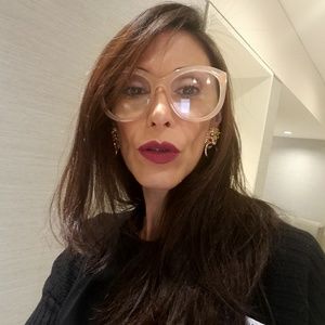 Meet your Posher, Claudia